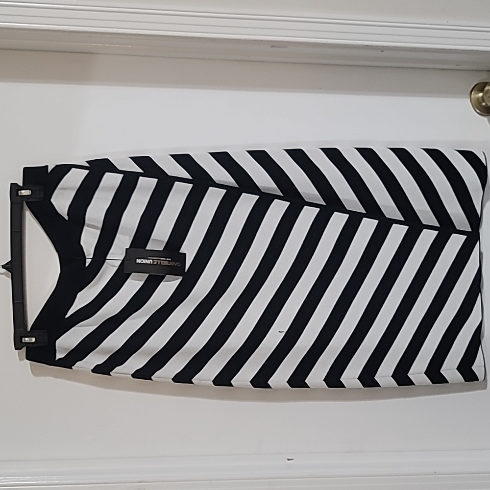 Black and white Gabrielle Union skirt